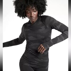 Athleta Speedlight Camo Long Sleeve Tee Activewear High Impact Womens Size M